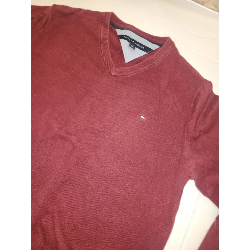 Tommy Hilfiger *there hole